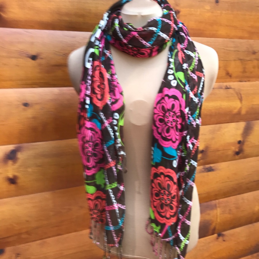 🎁 Vera Bradley Lola Scarf